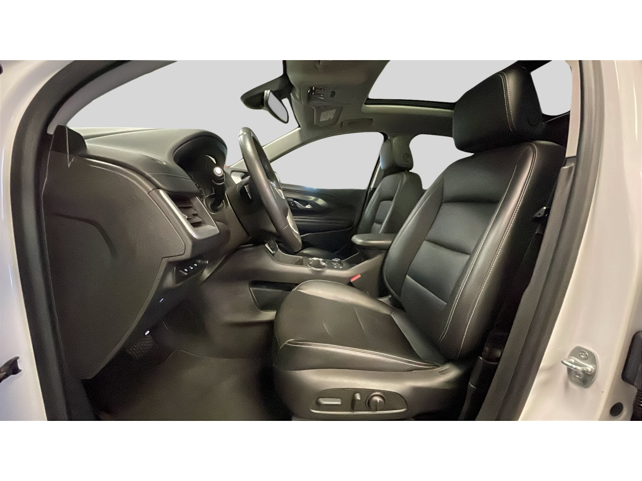 Used 2022 GMC Terrain SLT w/ Infotainment Package II AWD/4WD image 12