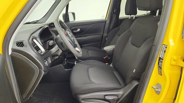 Used 2023 Jeep Renegade Latitude AWD/4WD image 16