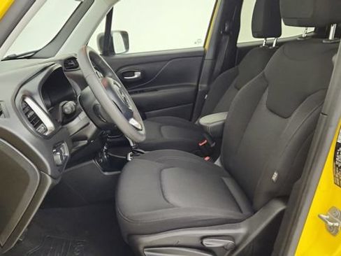 Used 2023 Jeep Renegade Latitude AWD/4WD image 16