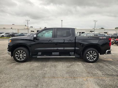 Used 2023 Chevrolet Silverado 1500 LT w/ Protection Package AWD/4WD image 4