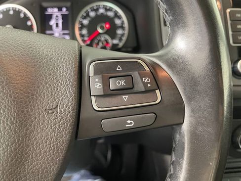 Used 2015 Volkswagen Tiguan SE image 11