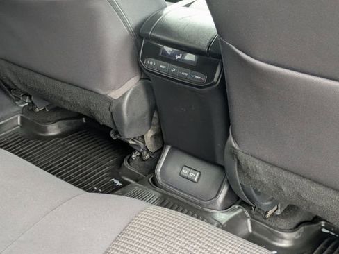 Used 2023 Toyota Highlander LE image 31