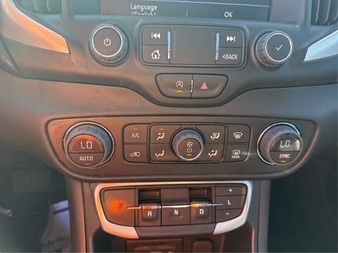 Used 2022 GMC Terrain SLT w/ Infotainment Package II image 15