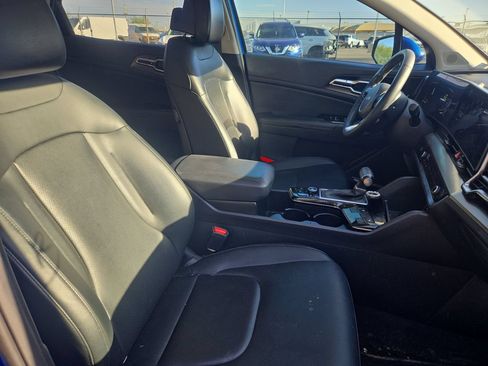 Used 2025 Kia Sportage EX FWD image 10