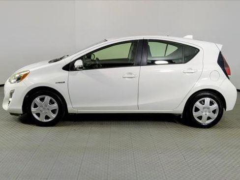 Used 2016 Toyota Prius C Two image 3