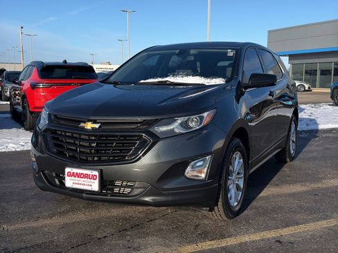 Used 2018 Chevrolet Equinox LT image 2