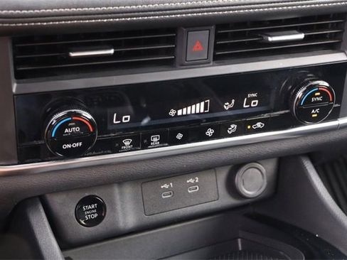 Certified 2024 Nissan Rogue SV image 17