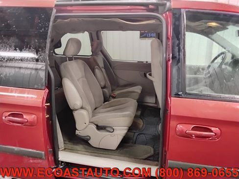 Used 2005 Dodge Caravan SXT FWD image 14