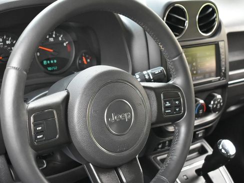 Used 2013 Jeep Patriot Latitude FWD image 13