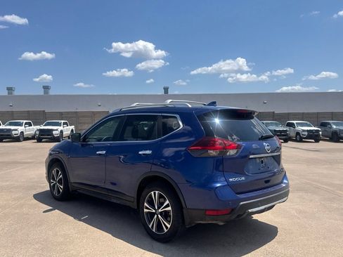 Used 2019 Nissan Rogue SV w/ Sun & Sound Touring Package FWD image 15