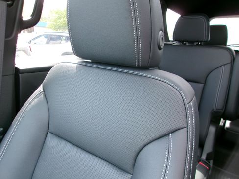 New 2026 Chevrolet Traverse LT FWD image 24