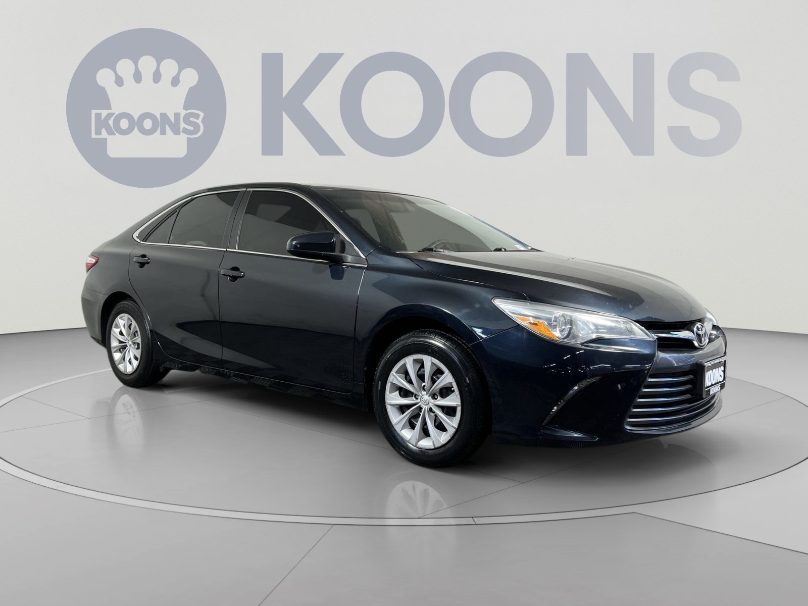 Used 2016 Toyota Camry LE FWD image 2