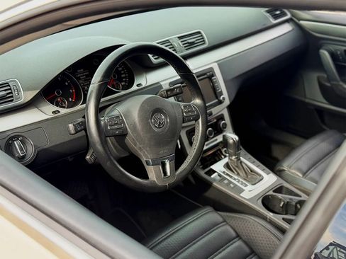 Used 2012 Volkswagen CC Sport image 8