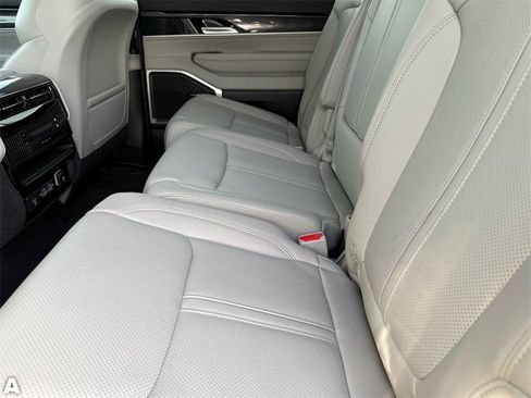 Used 2024 Jeep Wagoneer 4WD image 26