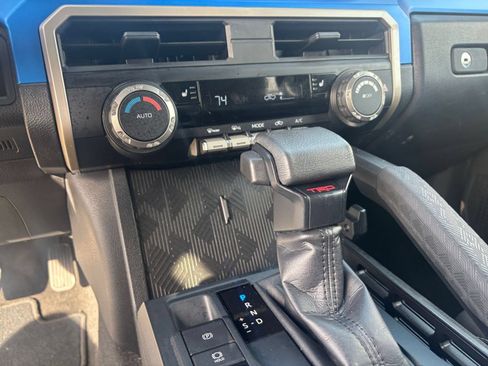 Used 2025 Toyota Tacoma TRD Off-Road AWD/4WD image 39