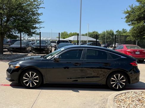 Used 2022 Honda Civic EX-L image 2