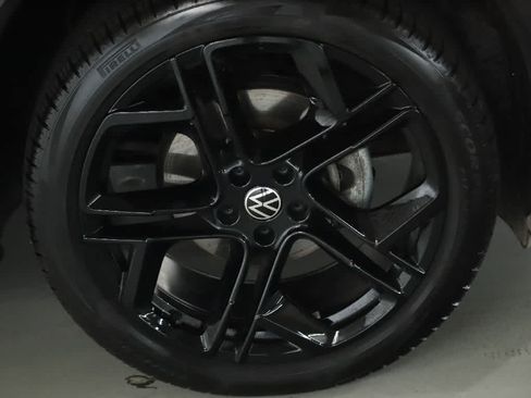 Used 2026 Volkswagen Tiguan SE R-Line FWD image 10
