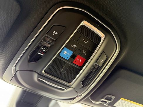 New 2025 Jeep Grand Cherokee Limited w/ Trailer Tow Package image 23