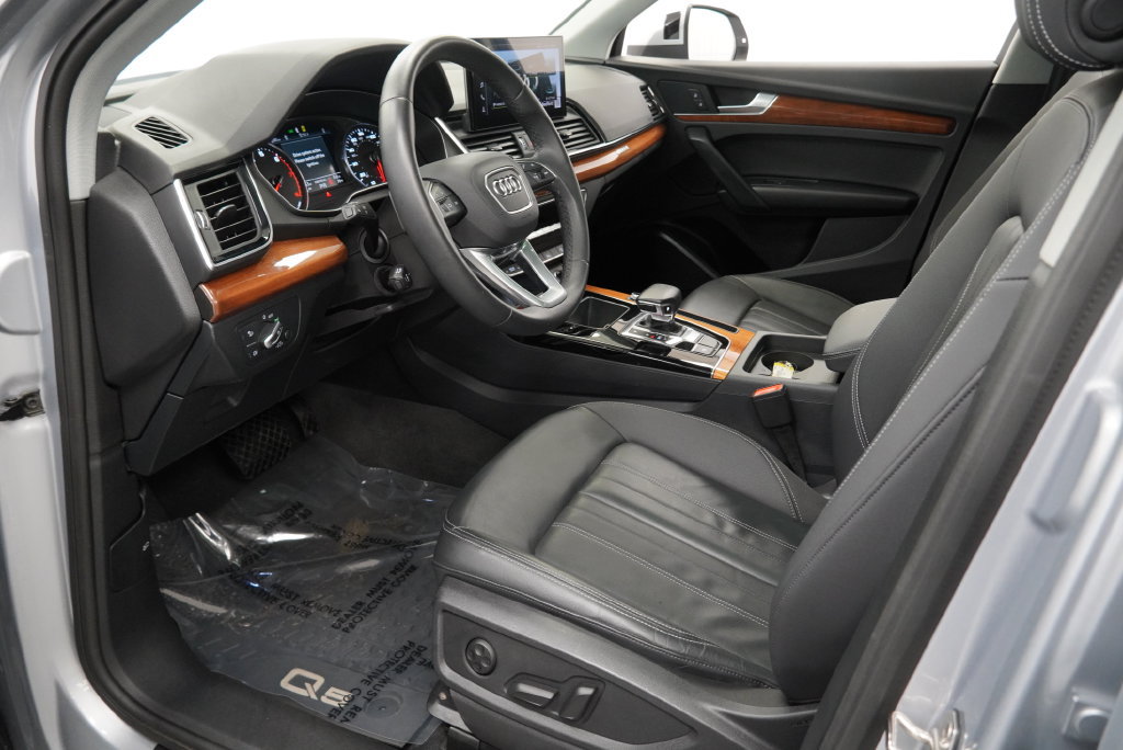 Used 2023 Audi Q5 2.0T Premium w/ Convenience Package AWD/4WD image 12