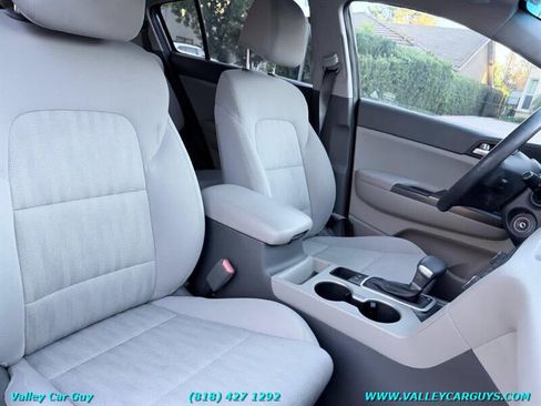Used 2017 Kia Sportage LX image 9