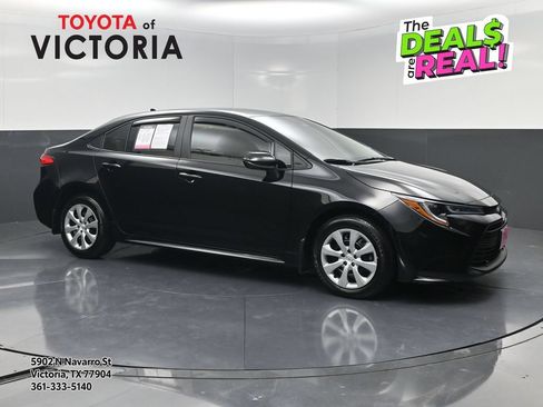 Used 2026 Toyota Corolla LE FWD image 1