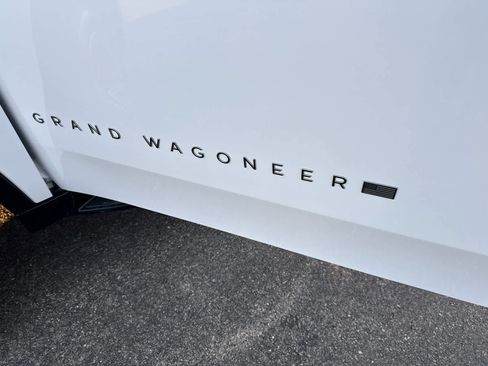 New 2026 Jeep Grand Wagoneer L 4WD image 9
