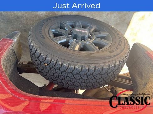 Used 2024 GMC Sierra 2500 AT4 w/ AT4 Premium Plus Package image 9