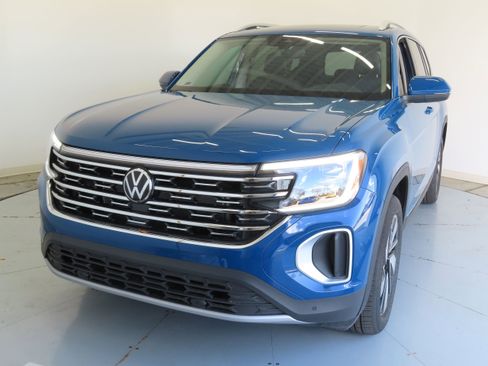 New 2026 Volkswagen Atlas SEL image 9