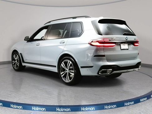 Used 2026 BMW X7 xDrive40i w/ M Sport Package AWD/4WD image 3