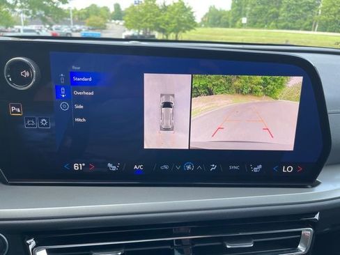 New 2025 Chevrolet Traverse LT w/ Midnight/Sport Edition image 12