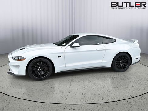 Used 2018 Ford Mustang GT Premium w/ GT Performance Package RWD image 3