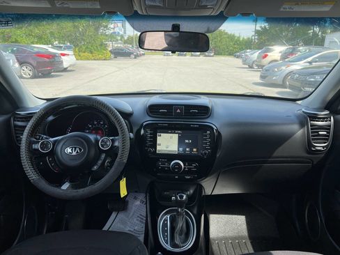 Used 2016 Kia Soul + w/ Audio Package FWD image 14