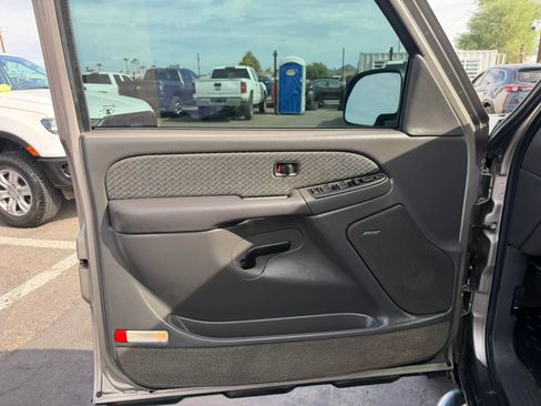 Used 2003 Chevrolet Avalanche 2WD image 19