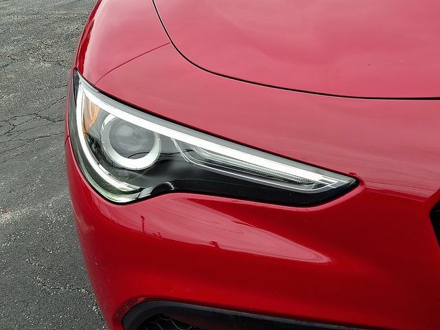 Used 2021 Alfa Romeo Stelvio Ti w/ Active Assist 2 Package TI AWD/4WD image 9