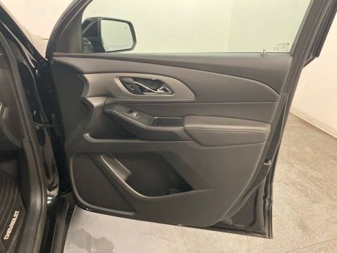 Used 2023 Chevrolet Traverse LT AWD/4WD image 28