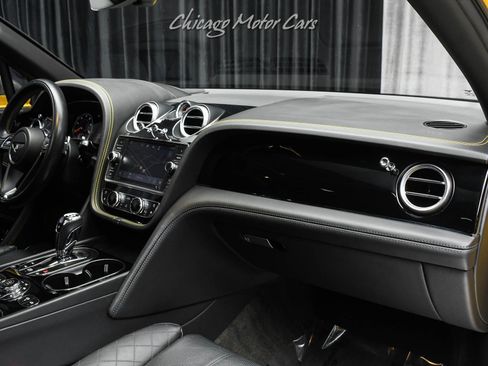 Used 2017 Bentley Bentayga image 25
