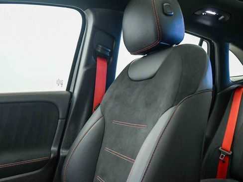 Used 2024 Mercedes-Benz GLA 35 AMG 4MATIC image 31