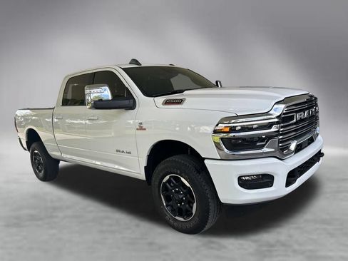 Used 2026 RAM 2500 Laramie AWD/4WD image 2