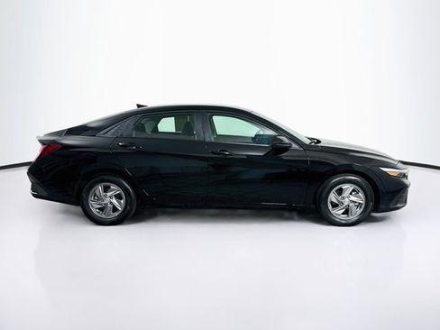 Certified 2026 Hyundai Elantra SE w/ Cargo Package FWD image 10