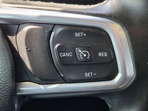 Used 2020 Jeep Wrangler Unlimited Sahara AWD/4WD image 22