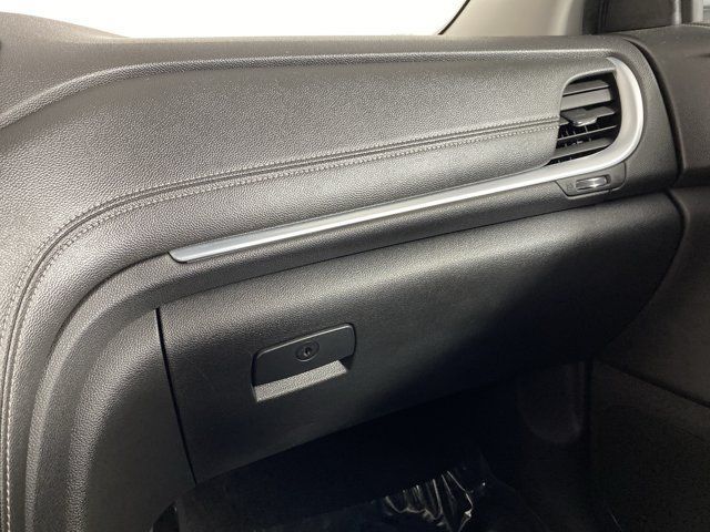 Used 2016 Chevrolet Traverse LT w/ Style and Technology Package FWD image 29