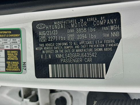 Used 2024 Hyundai Elantra SEL w/ Convenience Package FWD image 12