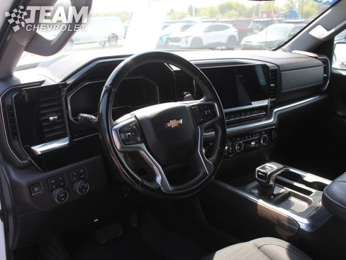 Used 2023 Chevrolet Silverado 1500 LT w/ Z71 Off-Road Package AWD/4WD image 12