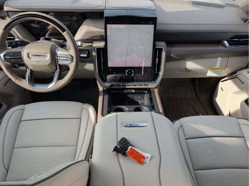 New 2026 GMC Yukon XL Denali w/ Denali Reserve Package image 17