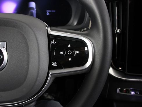 Certified 2025 Volvo XC90 T8 Plus AWD/4WD image 11