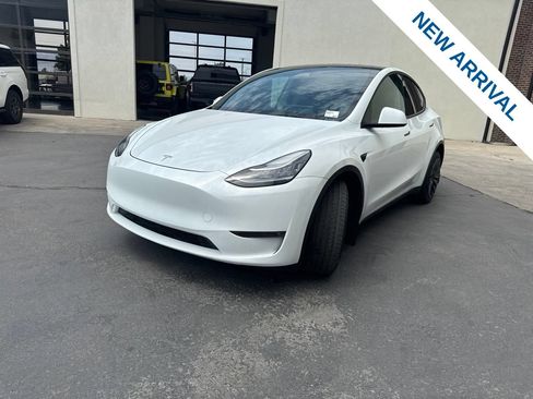 Used 2023 Tesla Model Y Long Range AWD/4WD image 3
