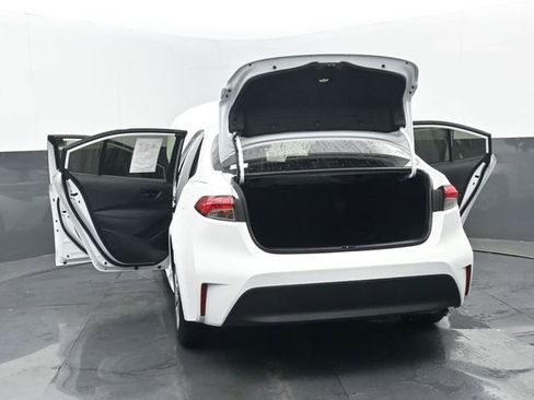 Used 2024 Toyota Corolla LE image 35