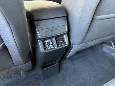 Used 2025 Chevrolet Equinox LT FWD image 22