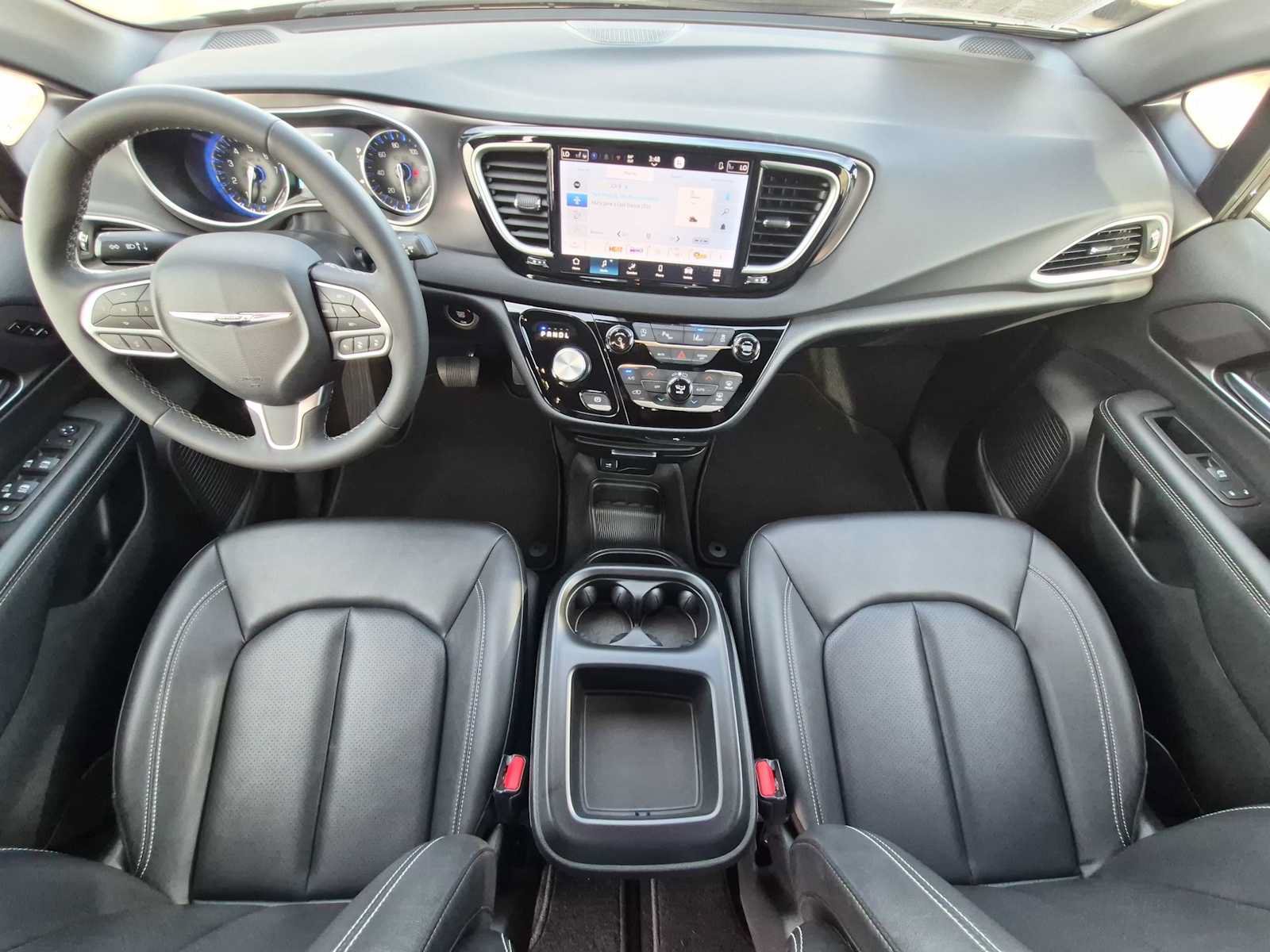 Used 2026 Chrysler Pacifica Select FWD image 15