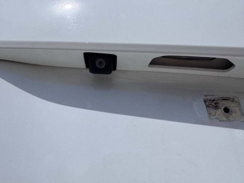 Used 2014 Toyota Camry LE image 10